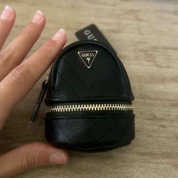 GUESS Bag Keychain NEW - Picture 1 of 4